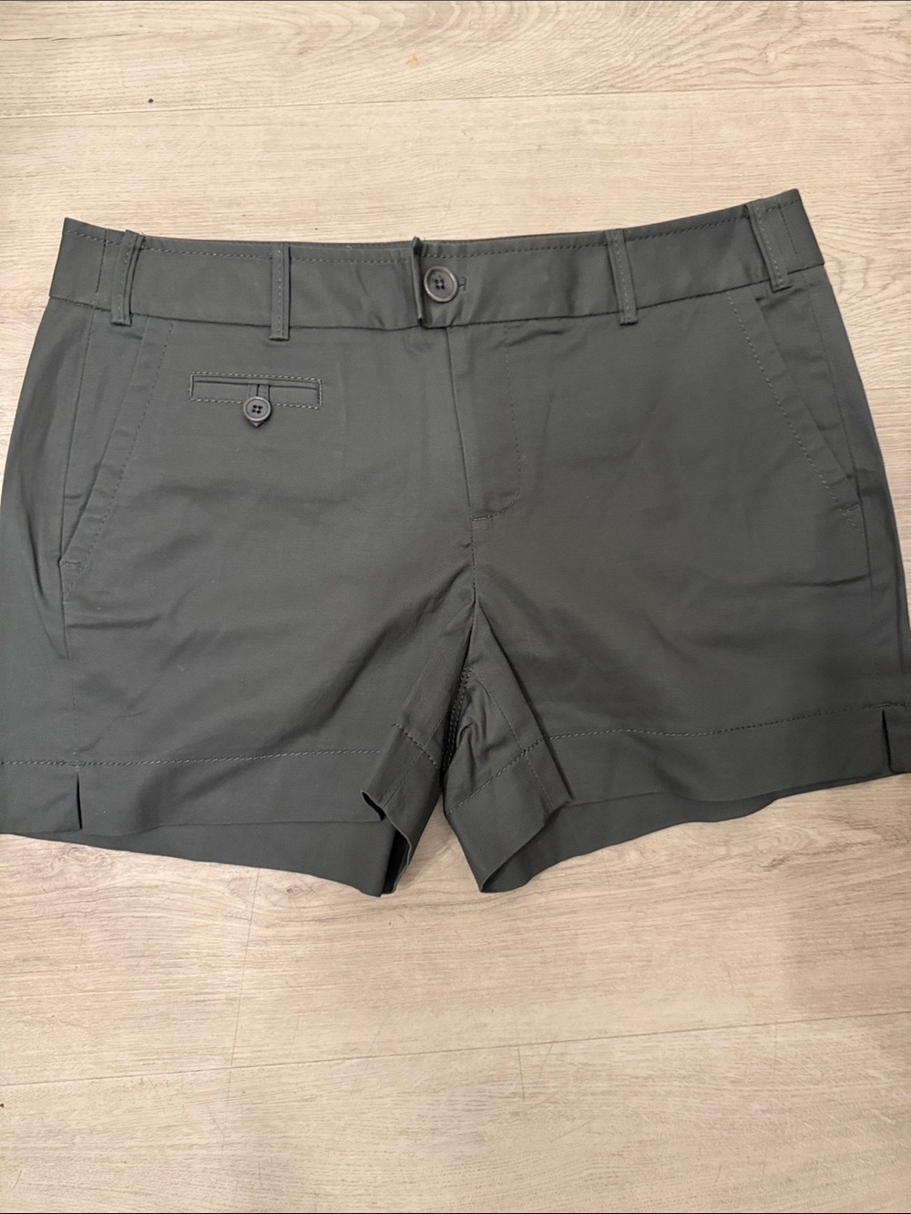 Banana Republic olive green Martin fit tailored shorts